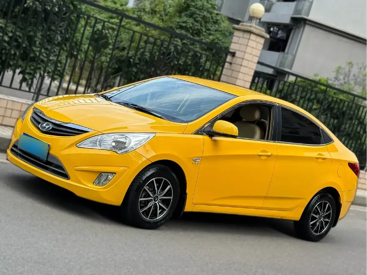 2014 Hyundai Reina 1.4L 107HP L4 5MT