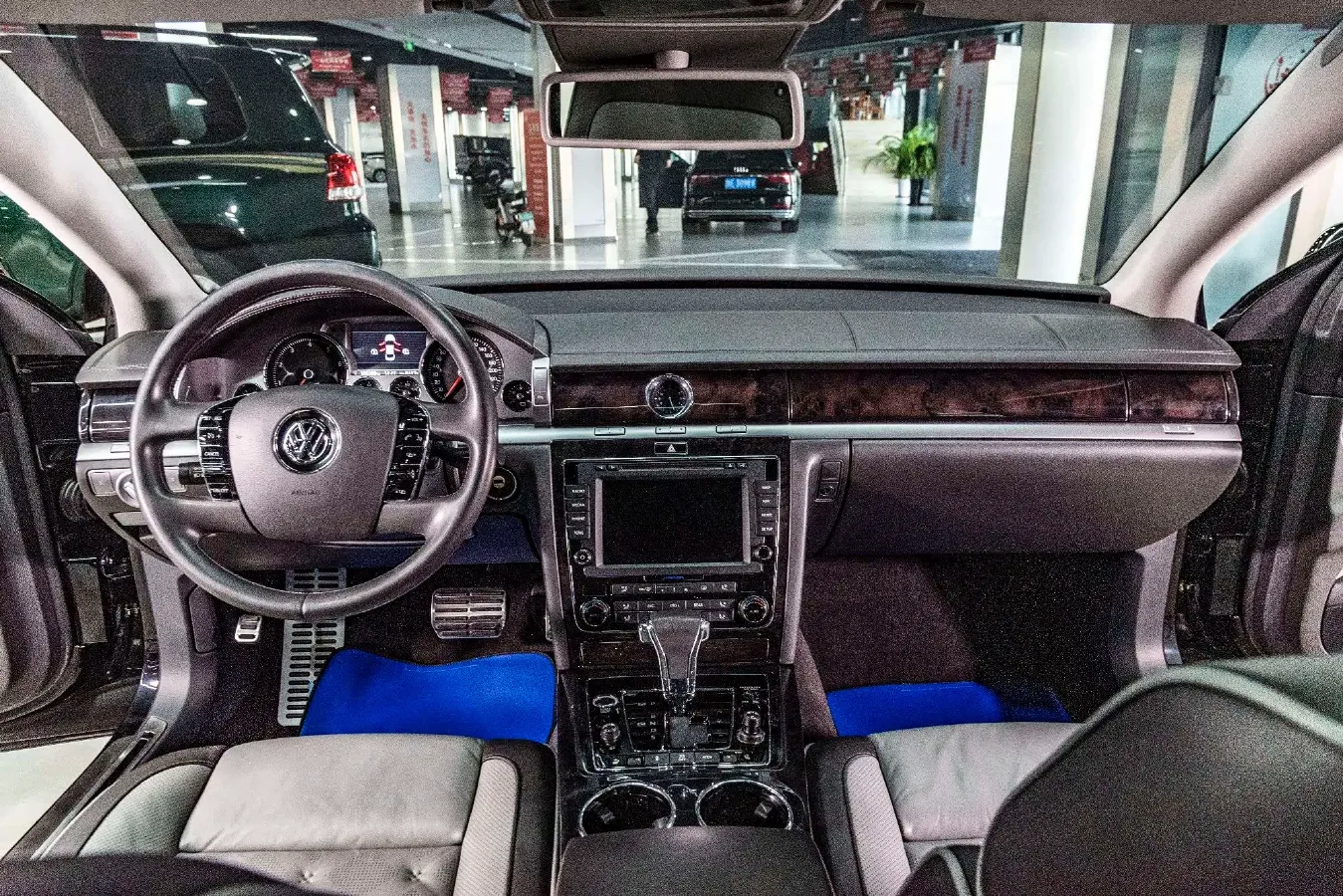 2015 Volkswagen Pheaton 3.0L 250HP V6 6AT,autocango,china used car exporter,china ev exporter,chinese used car exporter,chinese used ev exporter