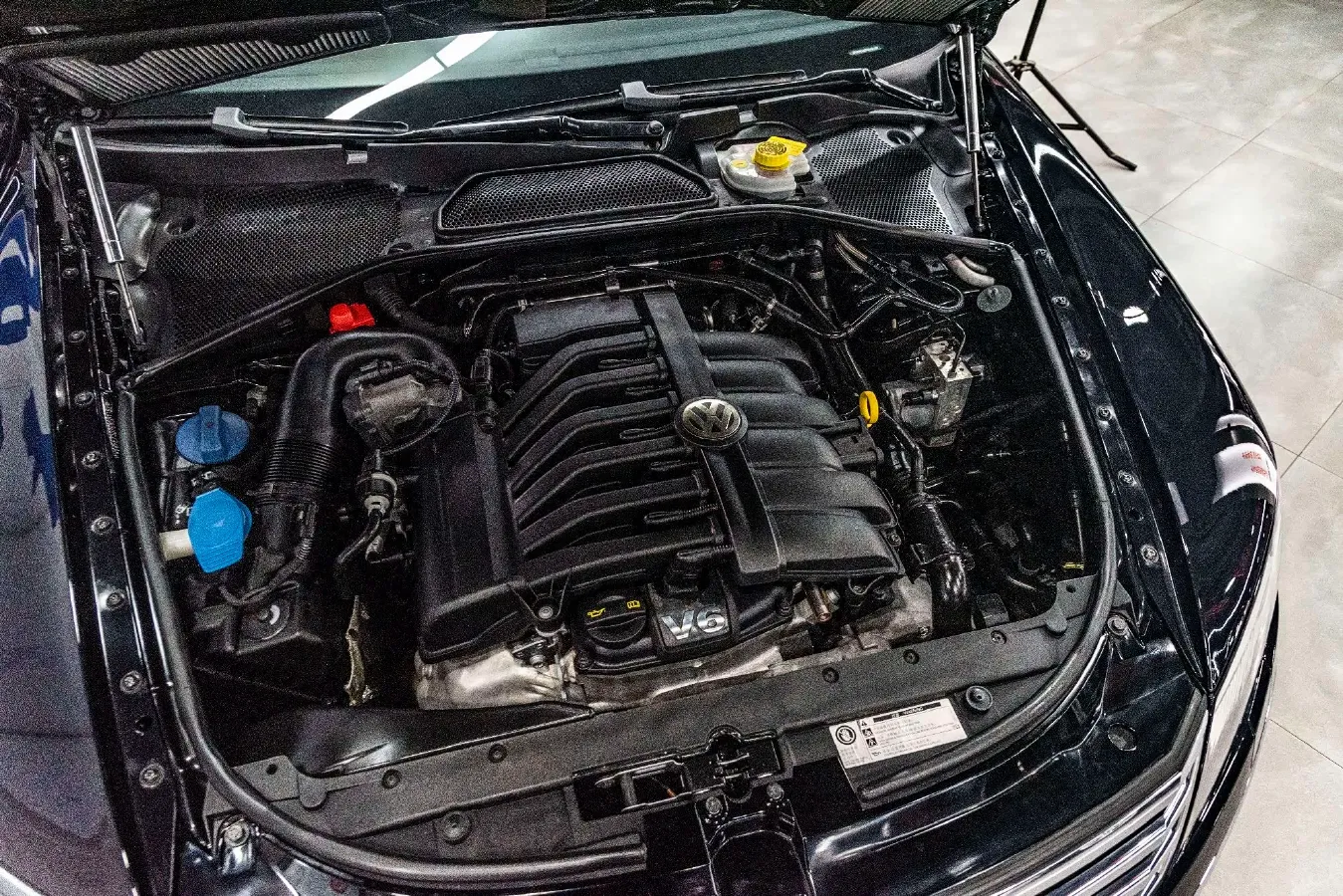 2015 Volkswagen Pheaton 3.0L 250HP V6 6AT,autocango,china used car exporter,china ev exporter,chinese used car exporter,chinese used ev exporter