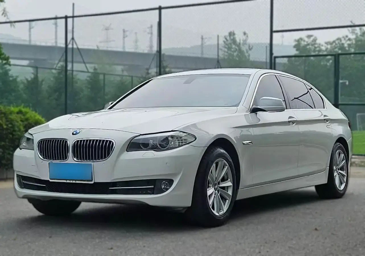 2013 BMW 5 Series 2.0T 218HP L4 8AT