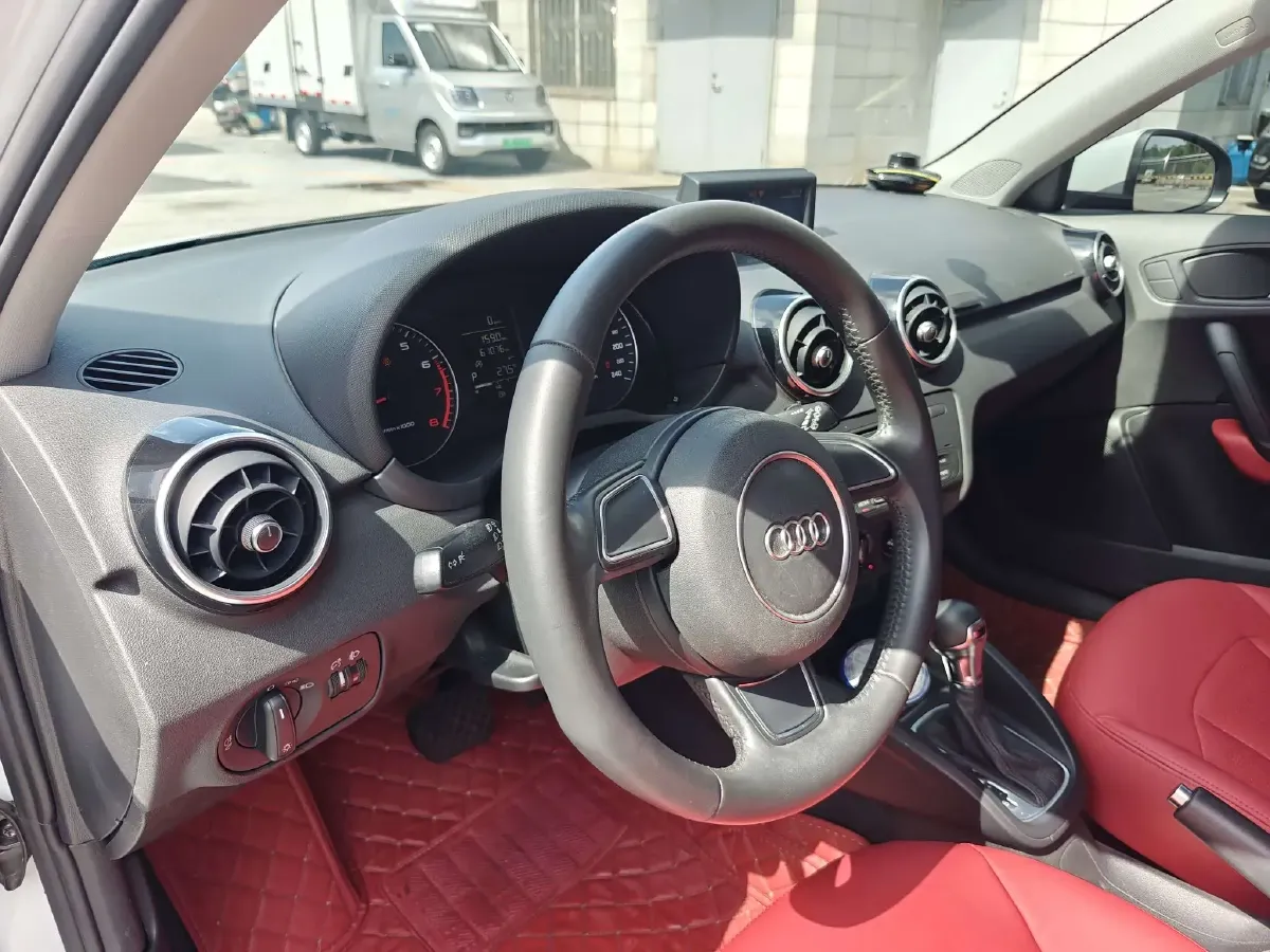 2014 Audi A1 1.4T 122HP L4 7DCT,autocango,china used car exporter,china ev exporter,chinese used car exporter,chinese used ev exporter