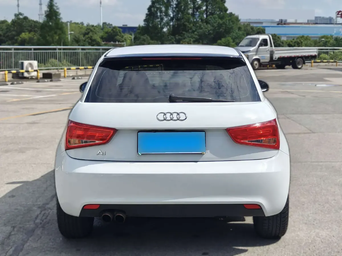 2014 Audi A1 1.4T 122HP L4 7DCT,autocango,china used car exporter,china ev exporter,chinese used car exporter,chinese used ev exporter