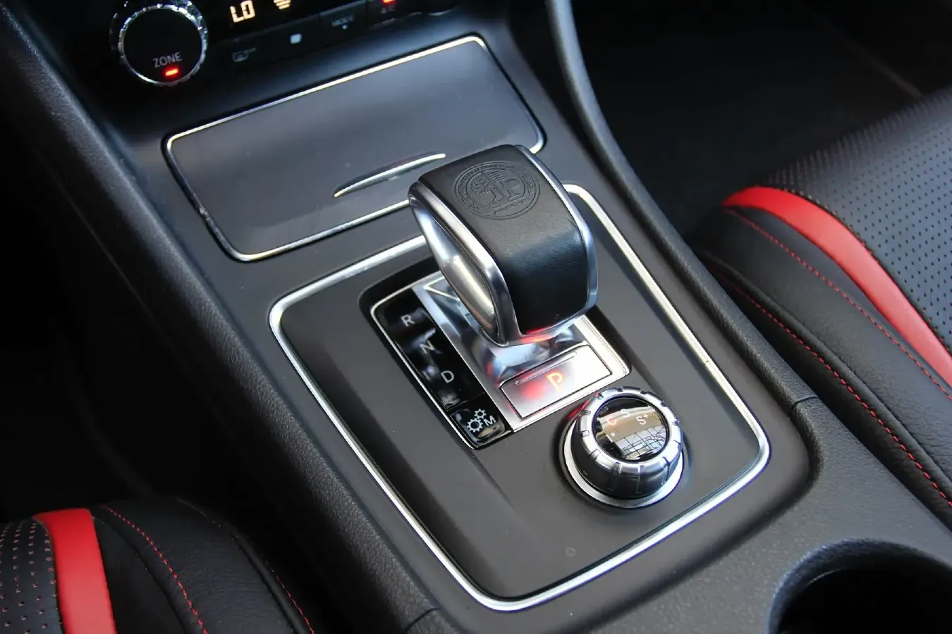 2017 Mercedes-Benz GLA AMG 2.0T 381HP L4 7DCT,autocango,china used car exporter,china ev exporter,chinese used car exporter,chinese used ev exporter