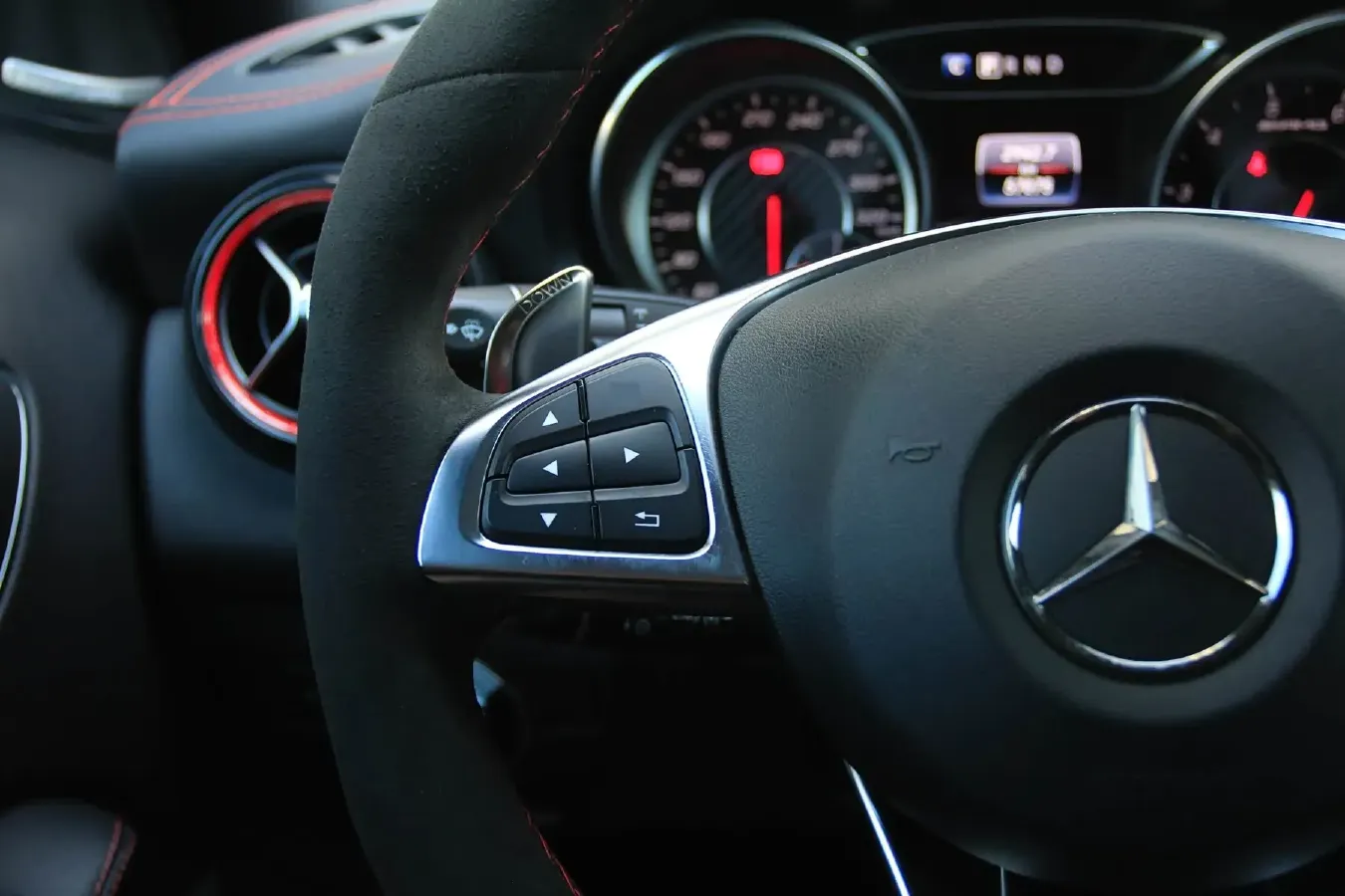 2017 Mercedes-Benz GLA AMG 2.0T 381HP L4 7DCT,autocango,china used car exporter,china ev exporter,chinese used car exporter,chinese used ev exporter