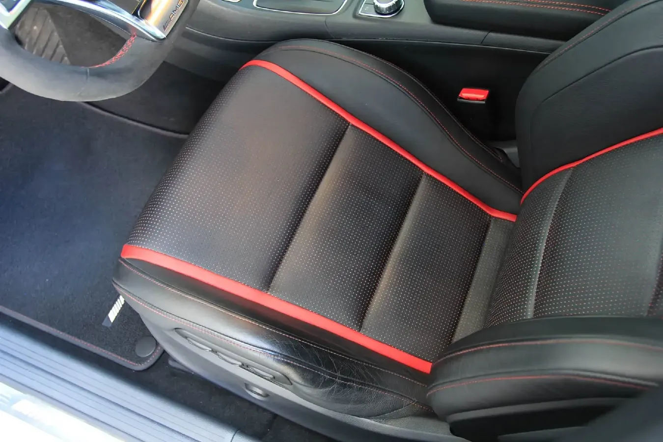 2017 Mercedes-Benz GLA AMG 2.0T 381HP L4 7DCT,autocango,china used car exporter,china ev exporter,chinese used car exporter,chinese used ev exporter