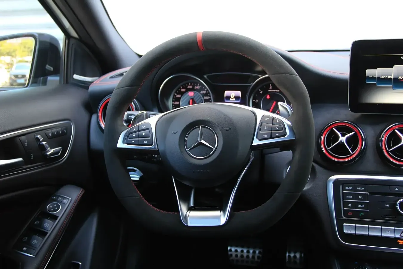 2017 Mercedes-Benz GLA AMG 2.0T 381HP L4 7DCT,autocango,china used car exporter,china ev exporter,chinese used car exporter,chinese used ev exporter