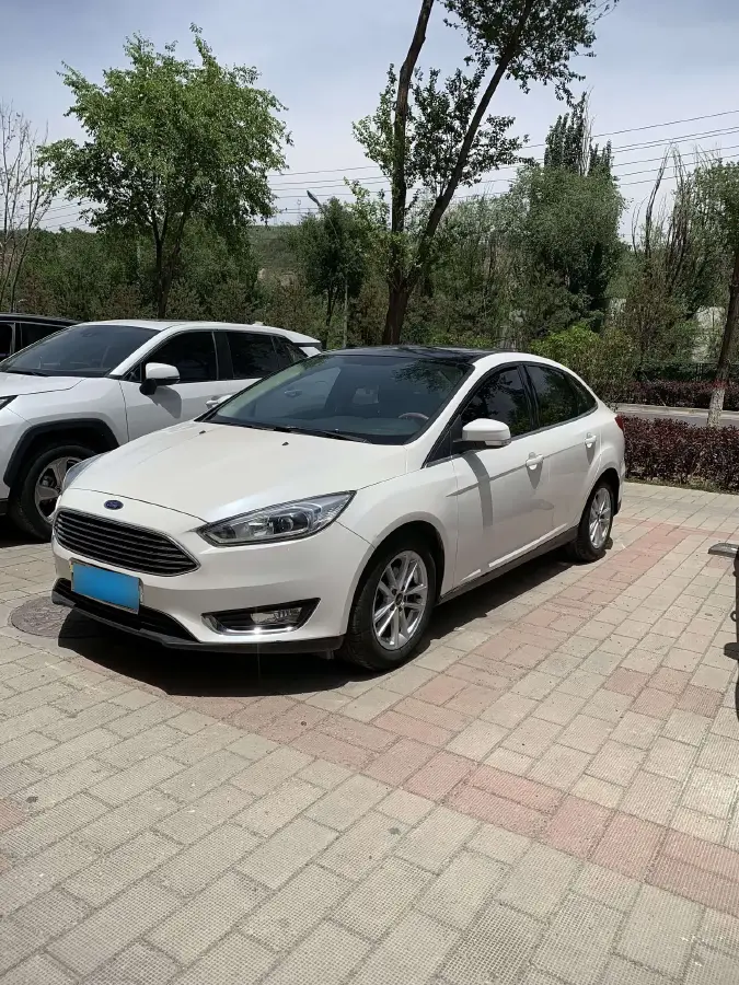 2015 Ford Focus 1.5T 181HP L4 6AT