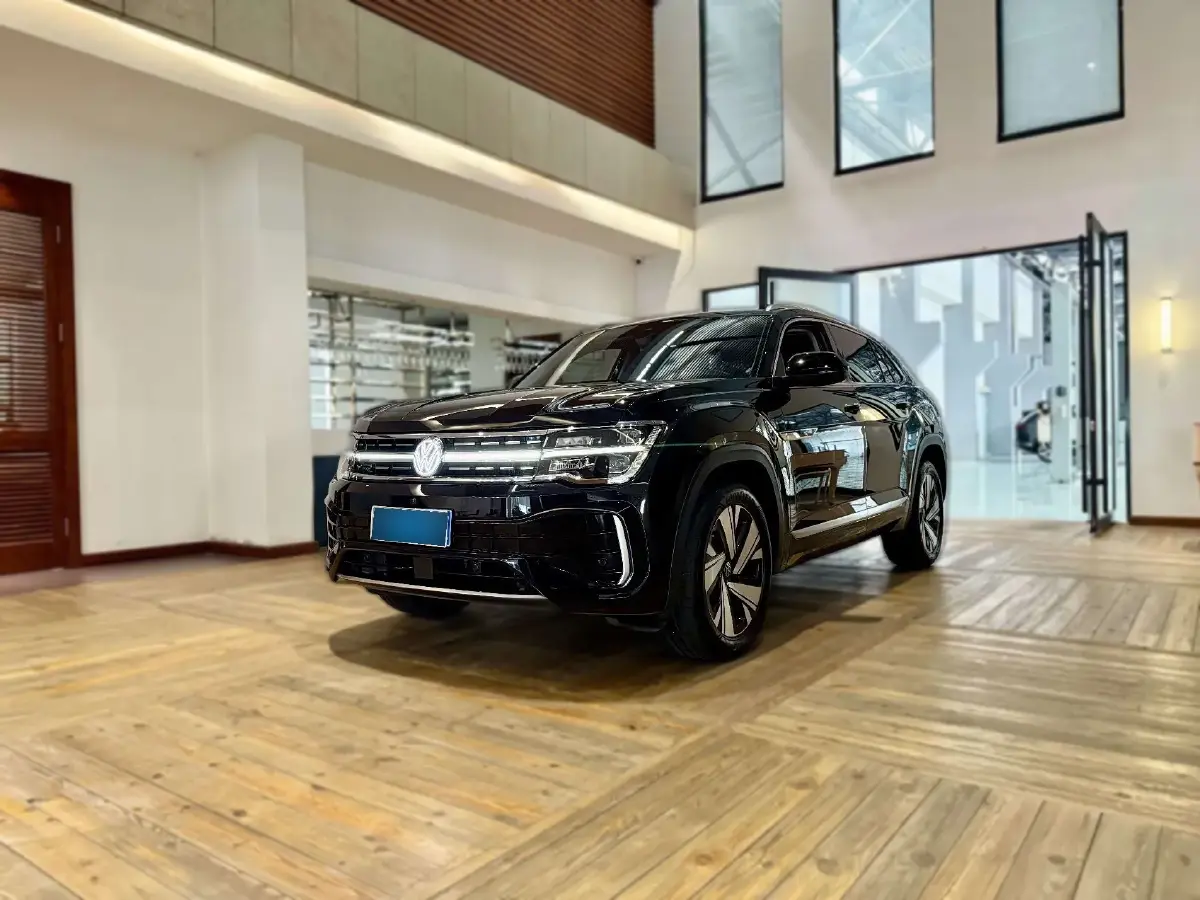 2023 Volkswagen Teramont 2.0T 220HP L4 7DCT