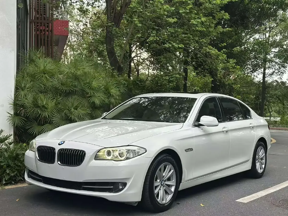 2013 BMW 5 Series 2.0T 184HP L4 8AT