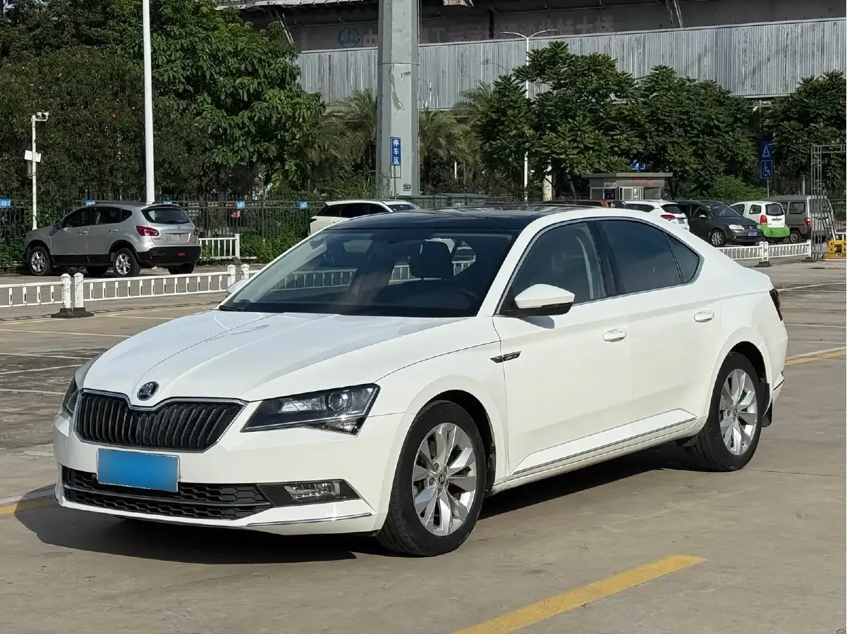 2016 Skoda Superb 1.4T 150HP L4 7DCT