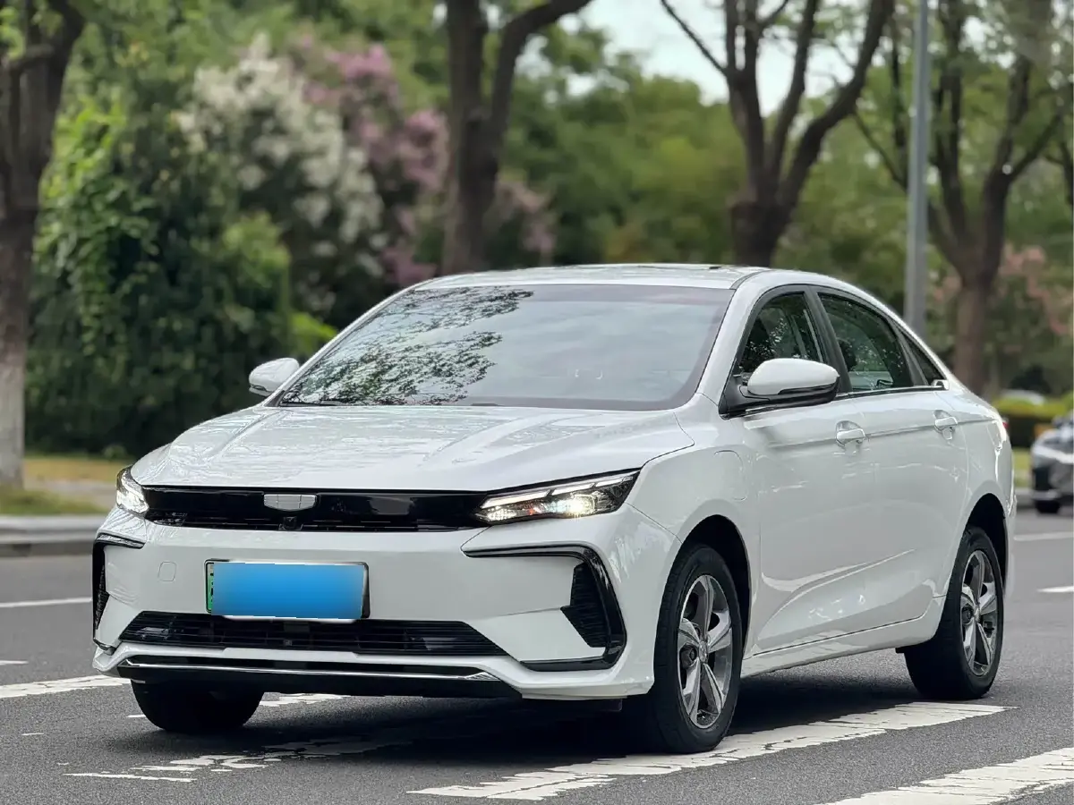 2022 Geely Emgrand L HiP 1.5T 181HP L4 3DHT PHEV 15.5KWH