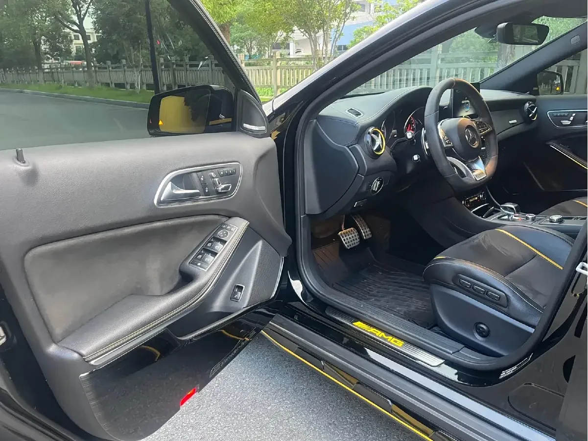 2017 Mercedes-Benz GLA AMG 2.0T 381HP L4 7DCT,autocango,china used car exporter,china ev exporter,chinese used car exporter,chinese used ev exporter