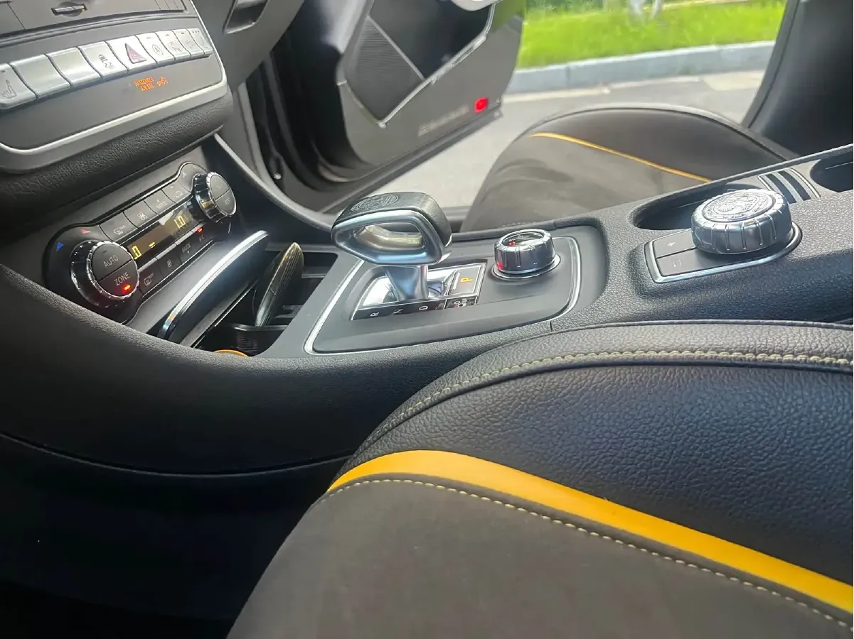 2017 Mercedes-Benz GLA AMG 2.0T 381HP L4 7DCT,autocango,china used car exporter,china ev exporter,chinese used car exporter,chinese used ev exporter