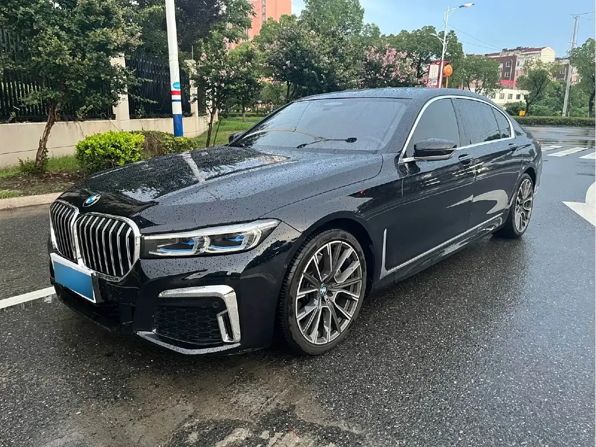 2021 BMW 7 Series 3.0T 340HP L6 8AT
