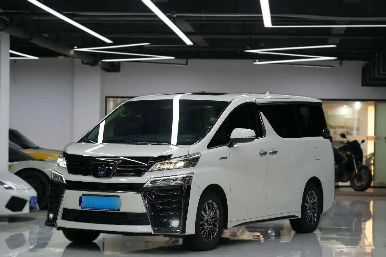 2023 Toyota Vellfire 2.5L 117HP L4 E-CVT Hybrid