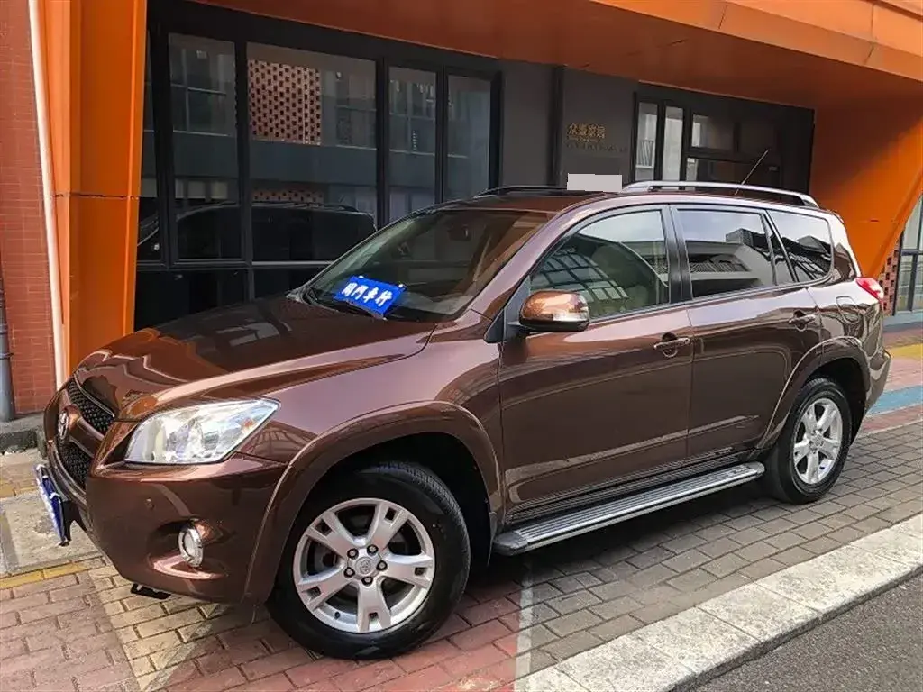 2011 Toyota RAV4 2.0L 150HP L4 4AT