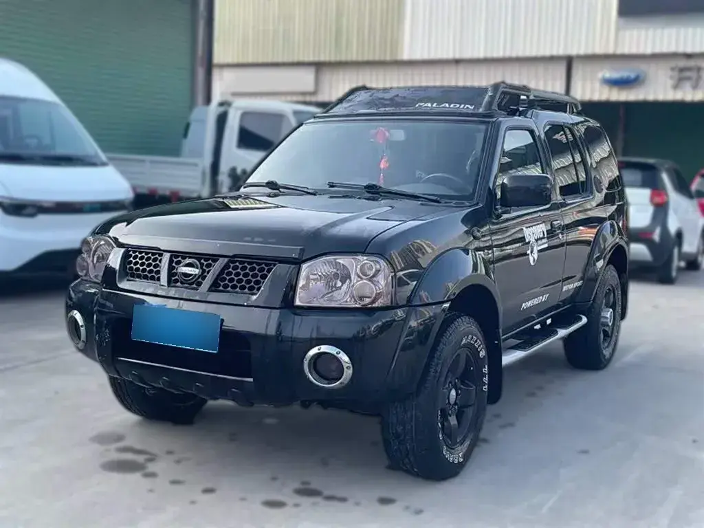 2008 Nissan Paladin 2.4L 150HP L4 5MT