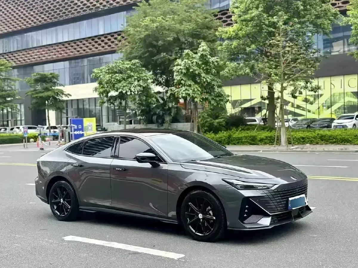 2022 ChangAn UNI-V 1.5T 188HP L4 7DCT