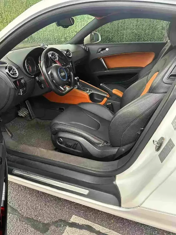 2011 Audi TT 2.0T 211HP L4 6DCT,autocango,china used car exporter,china ev exporter,chinese used car exporter,chinese used ev exporter