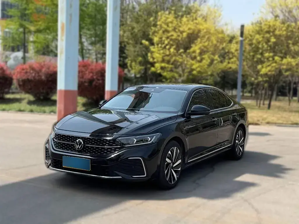 2022 Volkswagen Passat 2.0T 186HP L4 7DCT