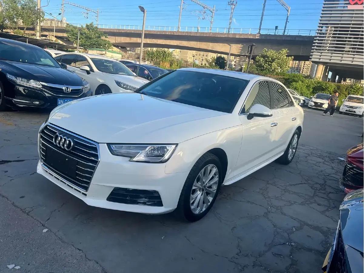 2017 Audi A4L 2.0T 190HP L4 7DCT