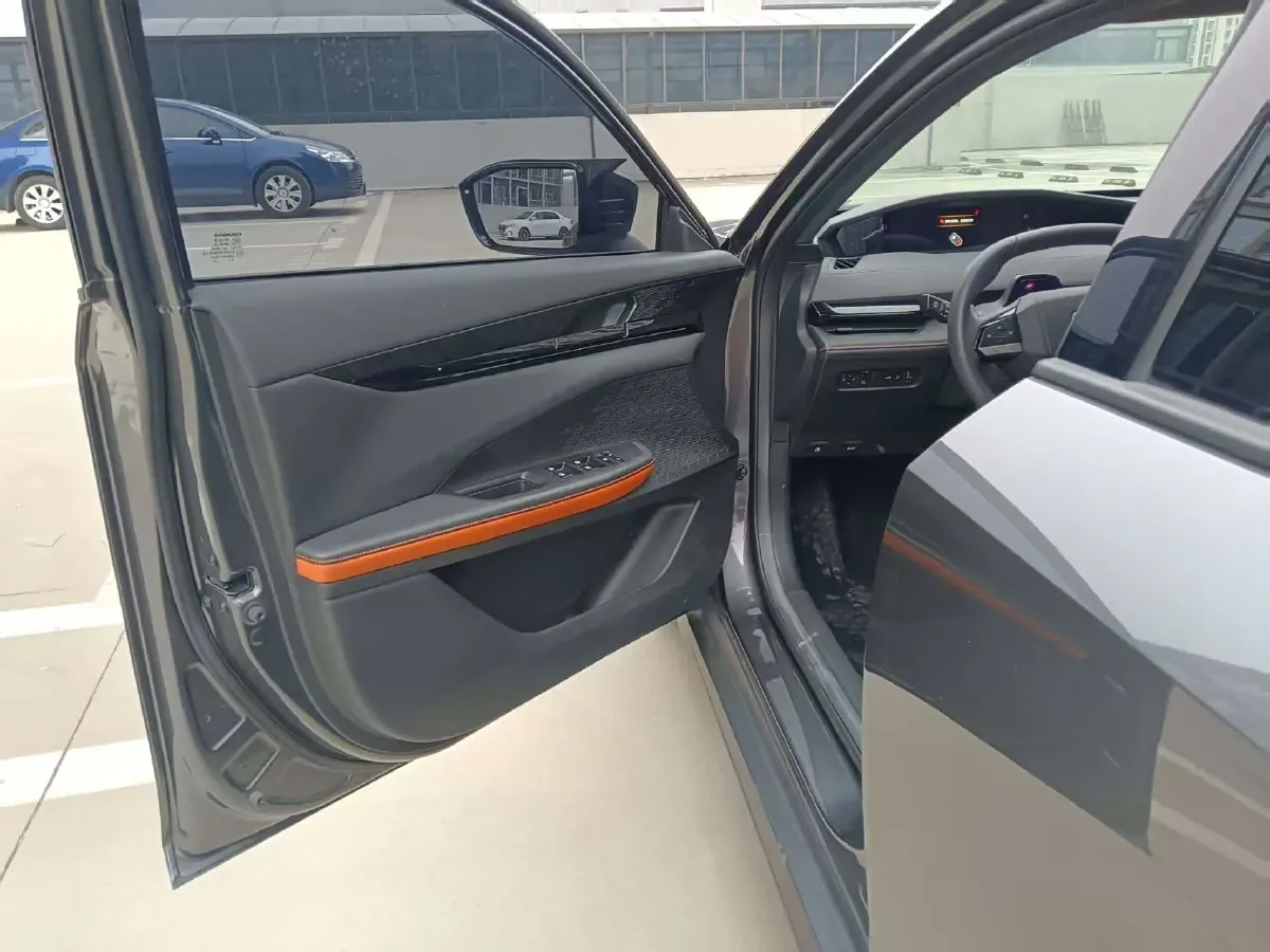 2022 ChangAn UNI-V 1.5T 188HP L4 7DCT,autocango,china used car exporter,china ev exporter,chinese used car exporter,chinese used ev exporter