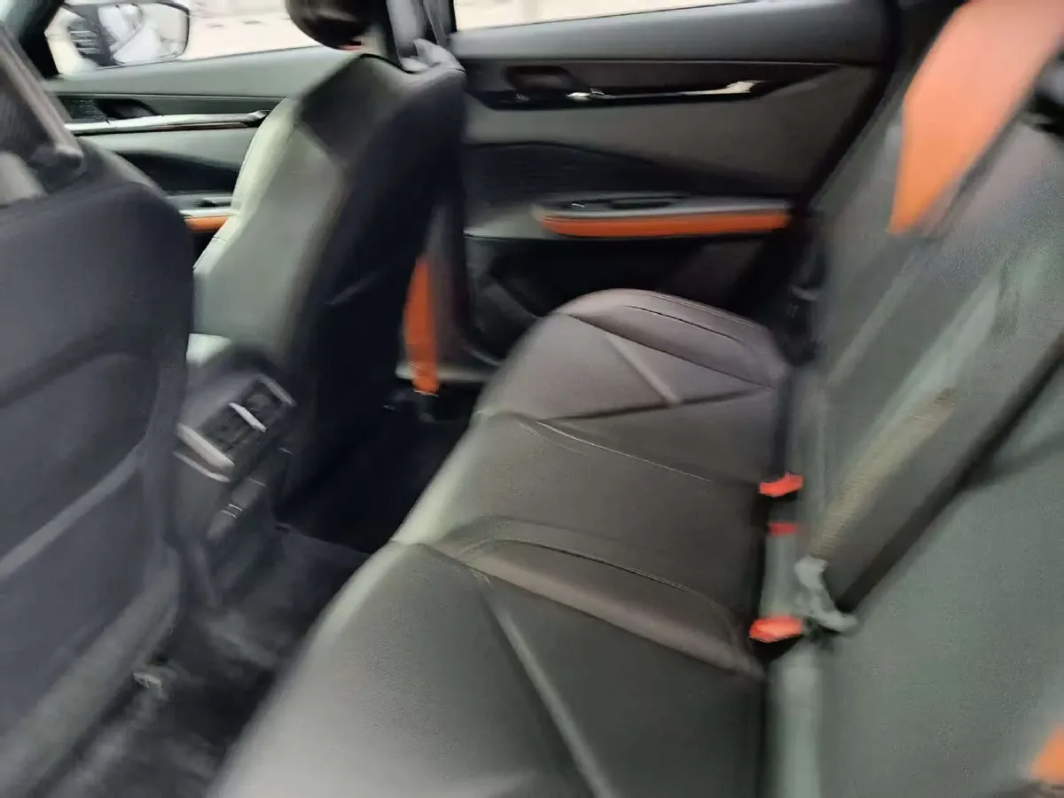 2022 ChangAn UNI-V 1.5T 188HP L4 7DCT,autocango,china used car exporter,china ev exporter,chinese used car exporter,chinese used ev exporter