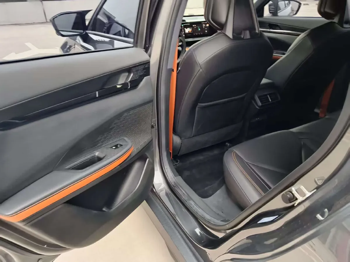 2022 ChangAn UNI-V 1.5T 188HP L4 7DCT,autocango,china used car exporter,china ev exporter,chinese used car exporter,chinese used ev exporter