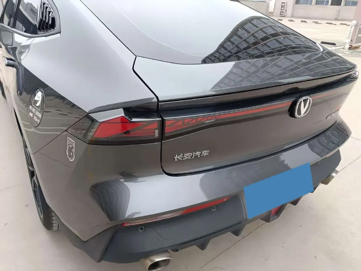 2022 ChangAn UNI-V 1.5T 188HP L4 7DCT,autocango,china used car exporter,china ev exporter,chinese used car exporter,chinese used ev exporter