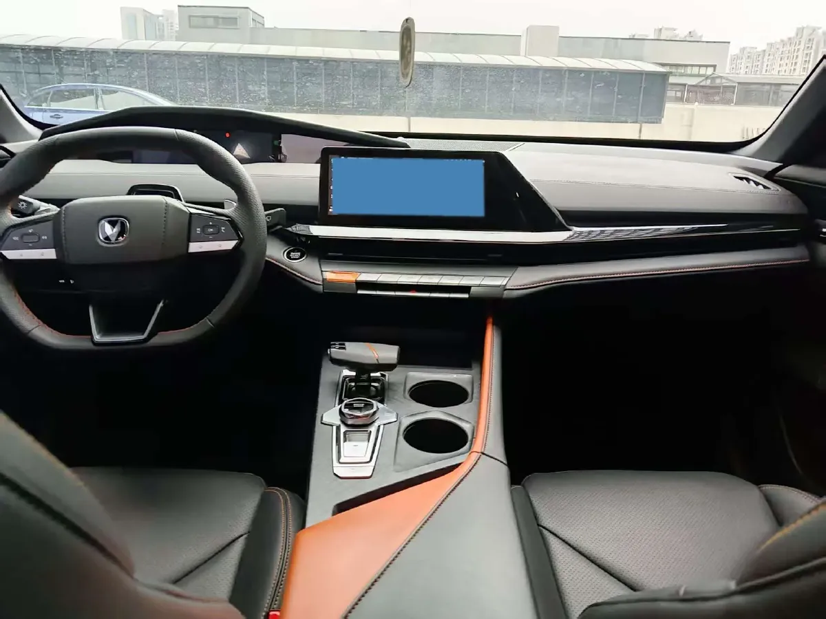 2022 ChangAn UNI-V 1.5T 188HP L4 7DCT,autocango,china used car exporter,china ev exporter,chinese used car exporter,chinese used ev exporter