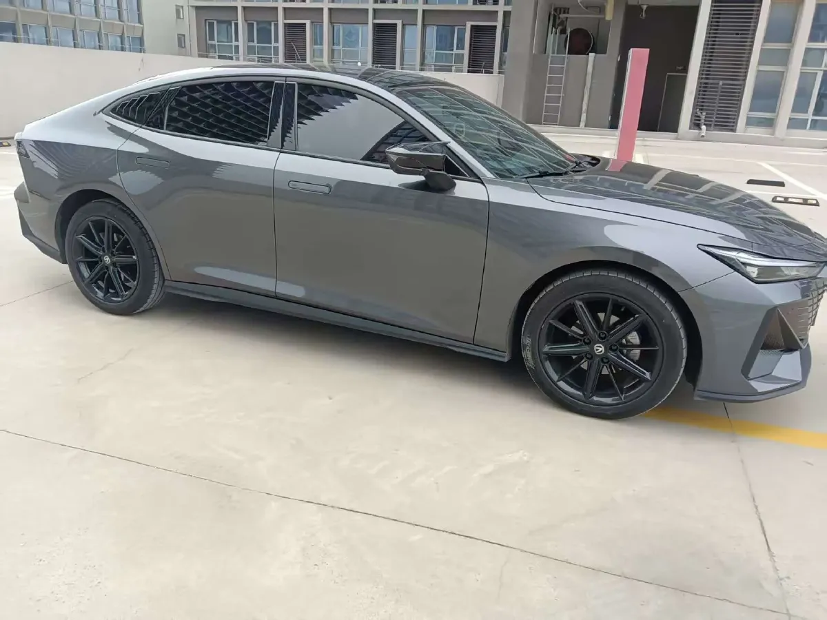 2022 ChangAn UNI-V 1.5T 188HP L4 7DCT,autocango,china used car exporter,china ev exporter,chinese used car exporter,chinese used ev exporter