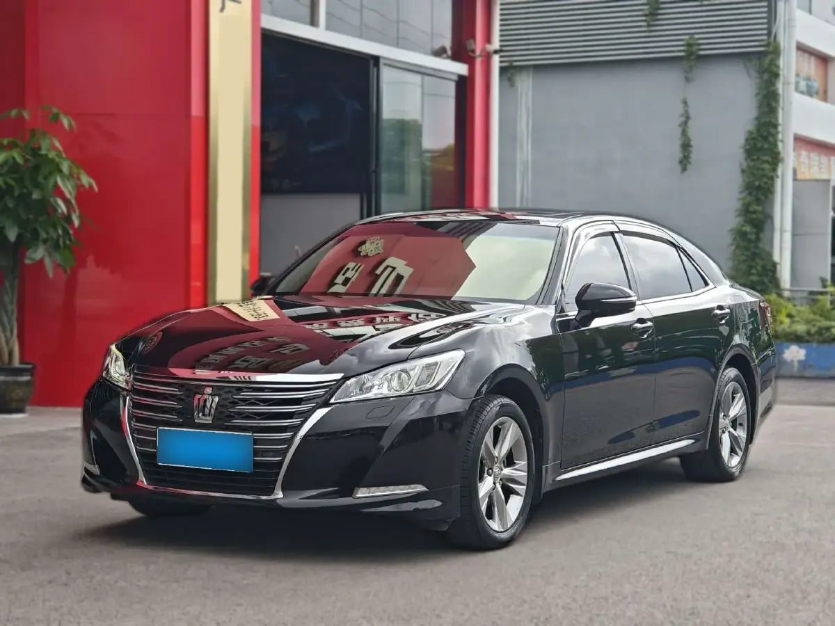 2015 Toyota Crown 2.5L 193HP V6 6AT