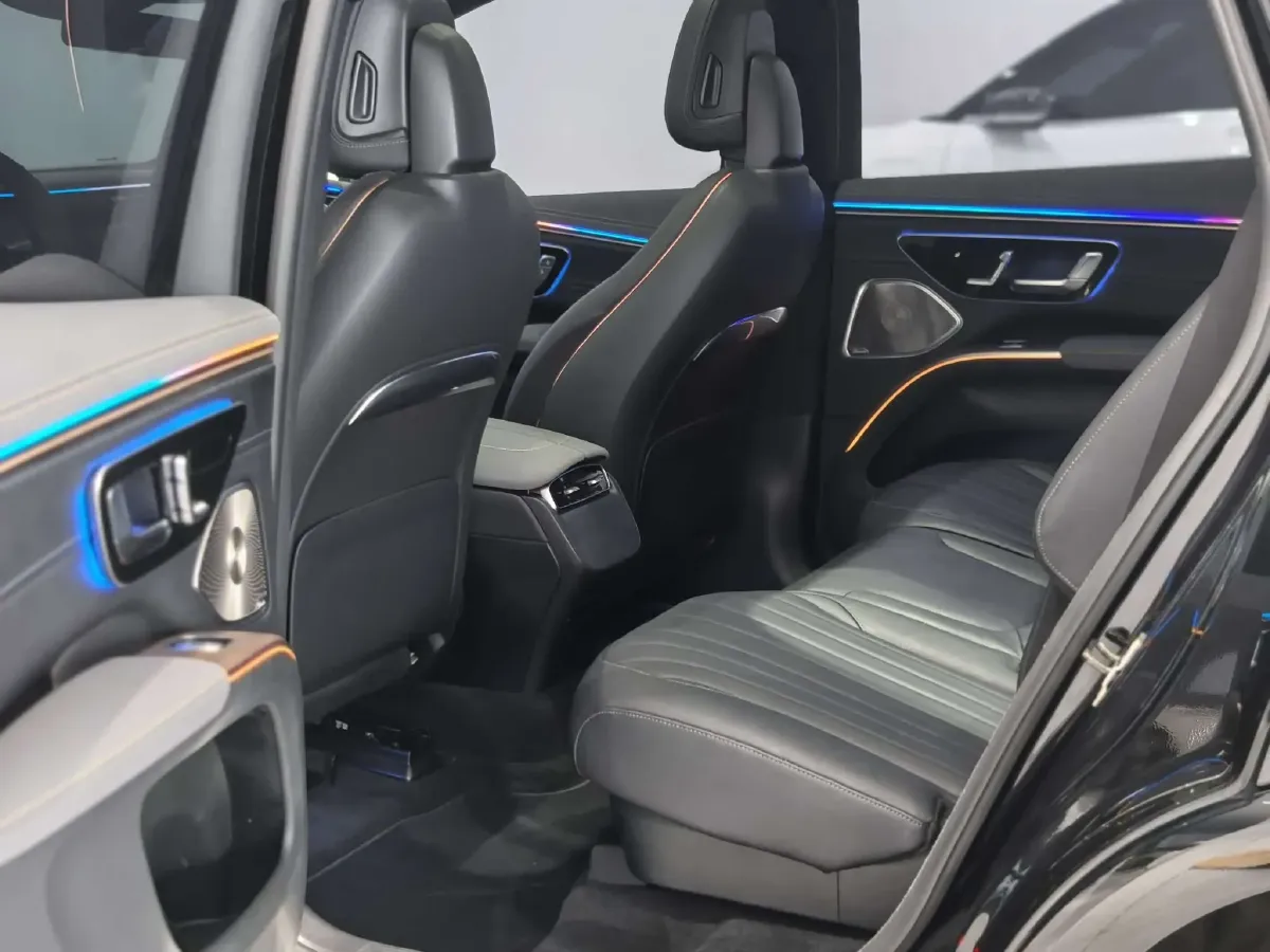 2023 Mercedes-Benz EQS SUV BEV 111.8KWH,autocango,china used car exporter,china ev exporter,chinese used car exporter,chinese used ev exporter