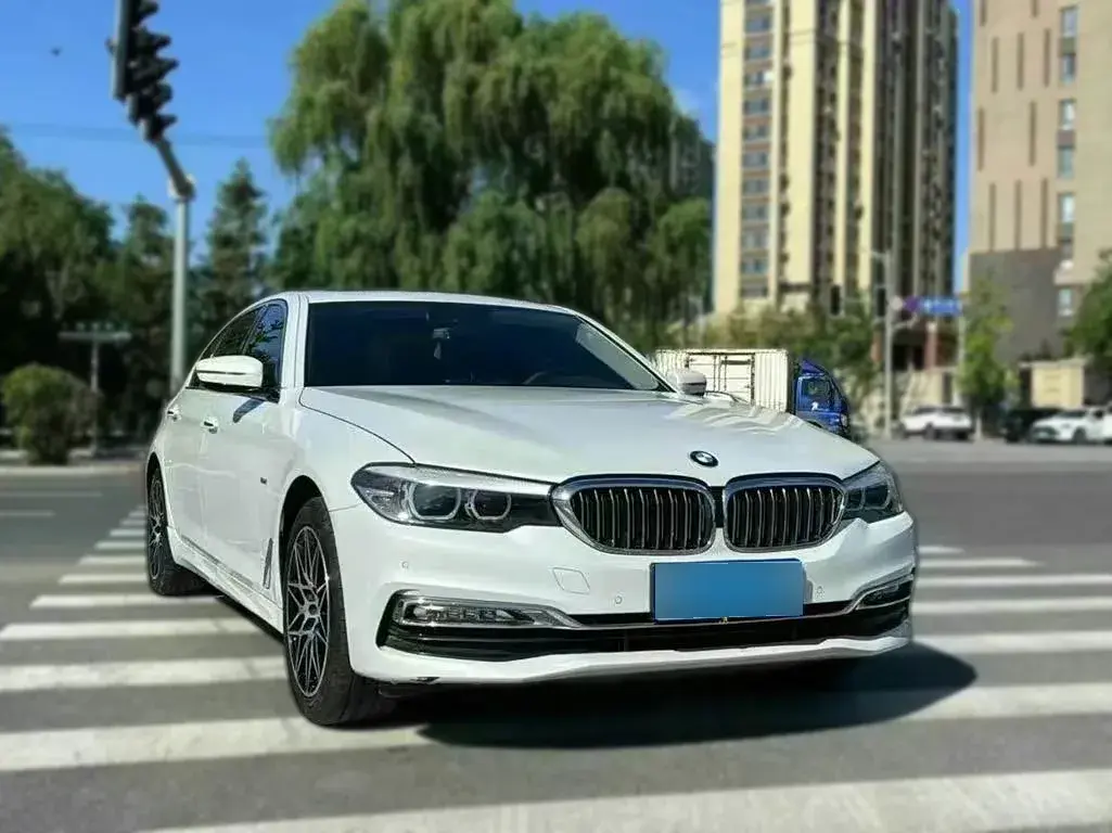 2018 BMW 5 Series 2.0T 184HP L4 8AT