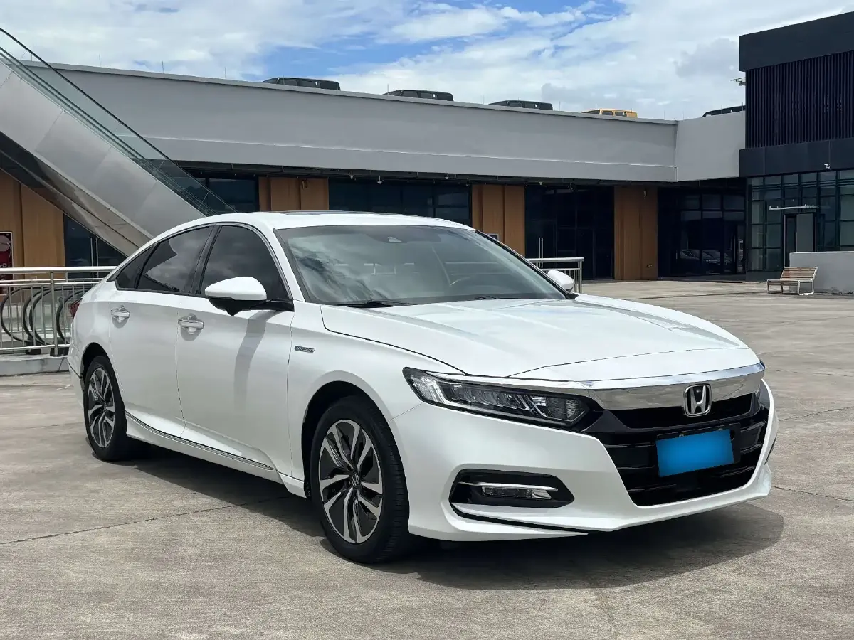2022 Honda Accord 2.0L 146HP L4 E-CVT Hybrid