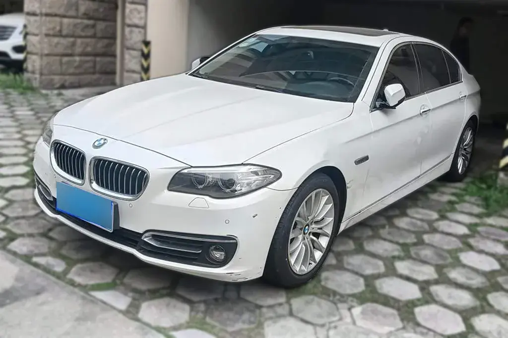 2017 BMW 5 Series 2.0T 218HP L4 8AT