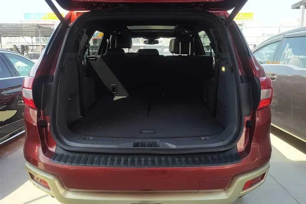 2016 Ford Everest 2.0T 245HP L4 6AT,autocango,china used car exporter,china ev exporter,chinese used car exporter,chinese used ev exporter