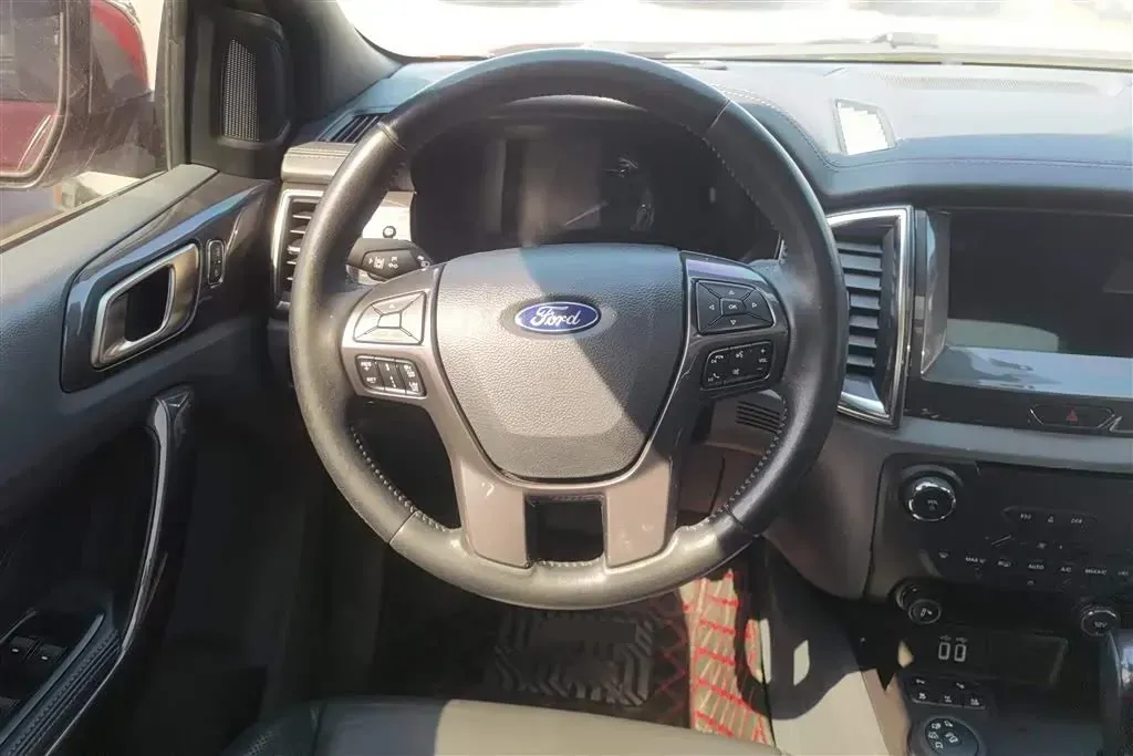 2016 Ford Everest 2.0T 245HP L4 6AT,autocango,china used car exporter,china ev exporter,chinese used car exporter,chinese used ev exporter