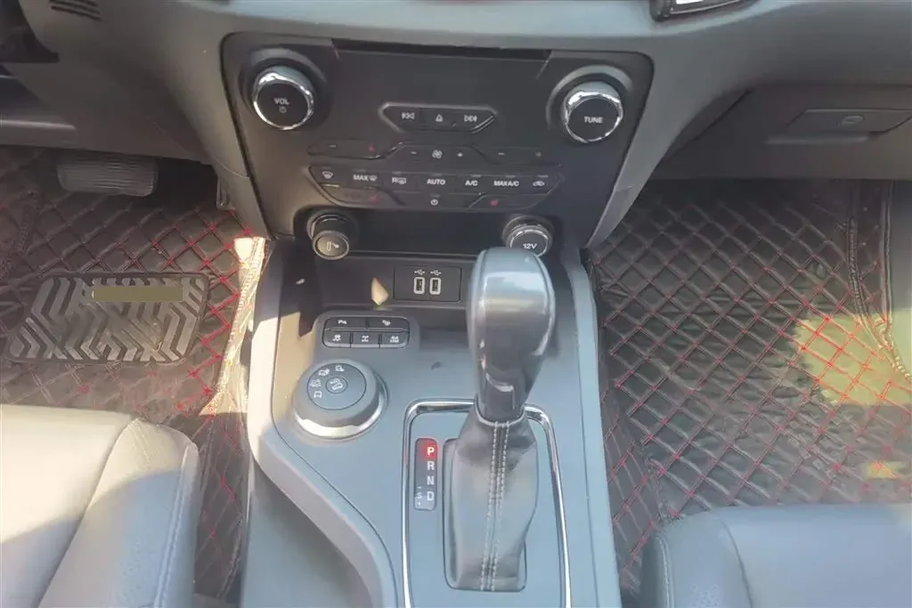 2016 Ford Everest 2.0T 245HP L4 6AT,autocango,china used car exporter,china ev exporter,chinese used car exporter,chinese used ev exporter