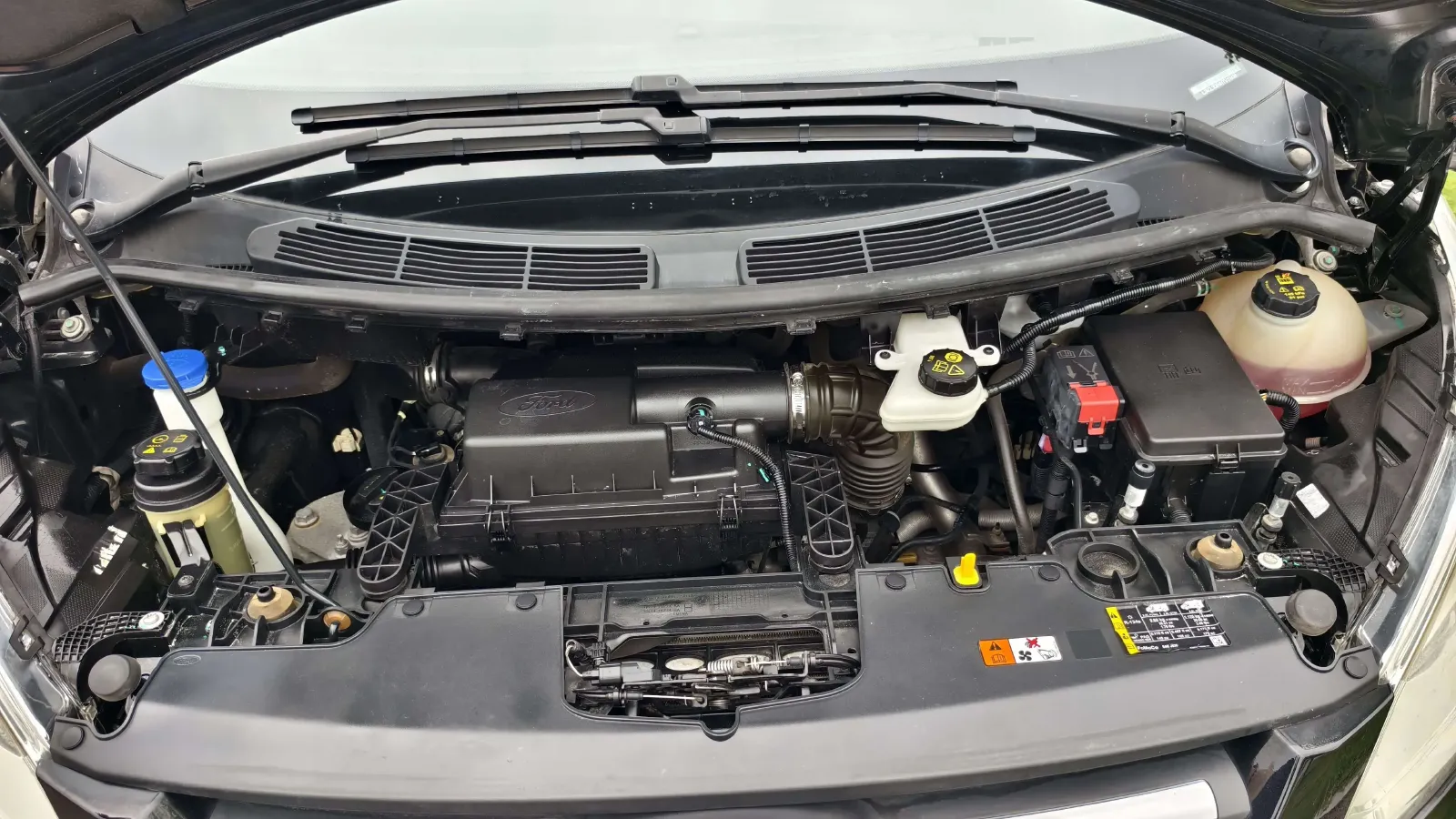 2017 Ford Tourneo 2.0T 203HP L4 6AT,autocango,china used car exporter,china ev exporter,chinese used car exporter,chinese used ev exporter