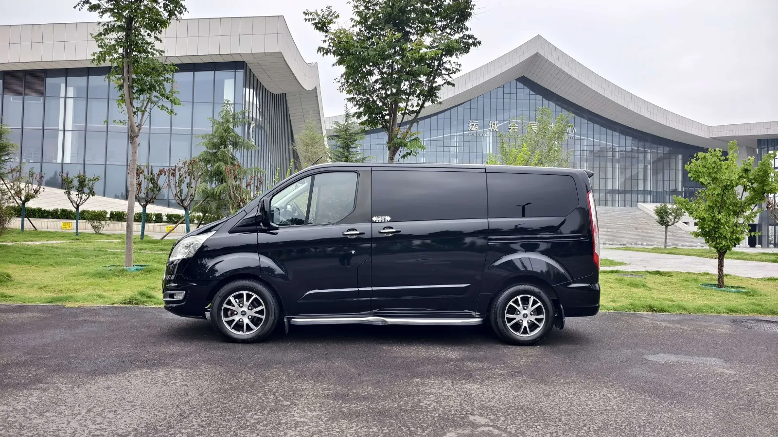 2017 Ford Tourneo 2.0T 203HP L4 6AT,autocango,china used car exporter,china ev exporter,chinese used car exporter,chinese used ev exporter