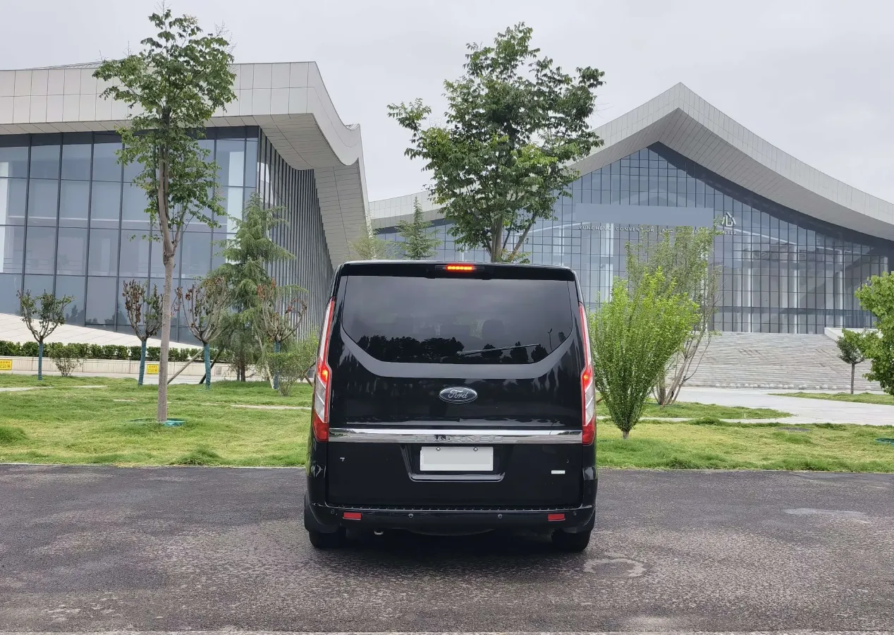 2017 Ford Tourneo 2.0T 203HP L4 6AT,autocango,china used car exporter,china ev exporter,chinese used car exporter,chinese used ev exporter