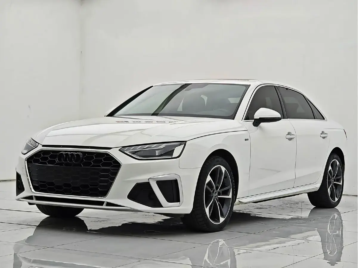 2022 Audi A4L 2.0T 190HP L4 7DCT