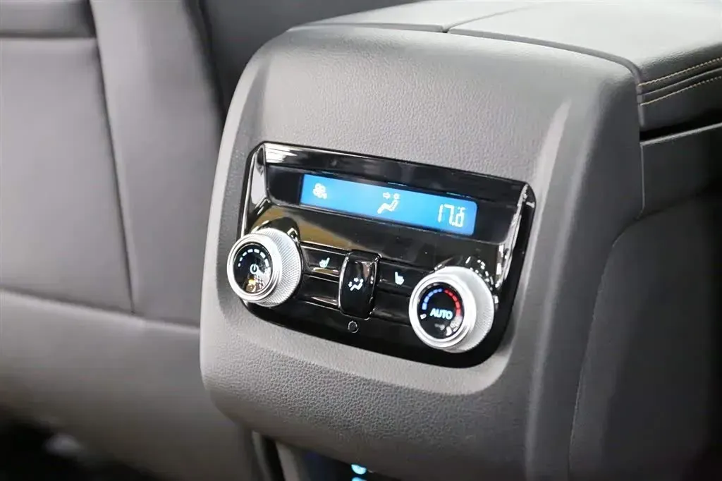 2021 Ford Equator 2.0T 224HP L4 6DCT,autocango,china used car exporter,china ev exporter,chinese used car exporter,chinese used ev exporter