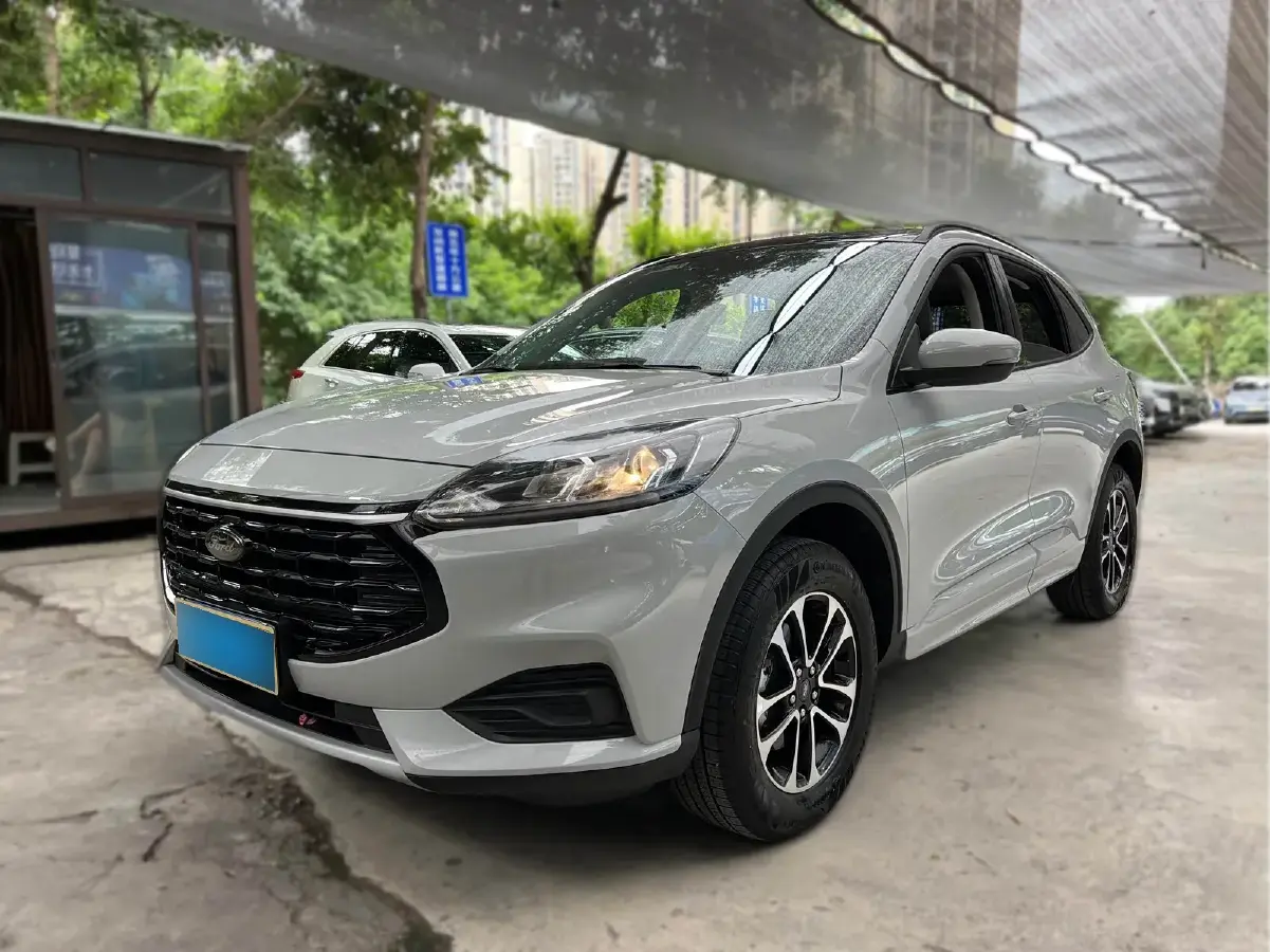 2024 Ford Escape 2.0T 248HP L4 8AT