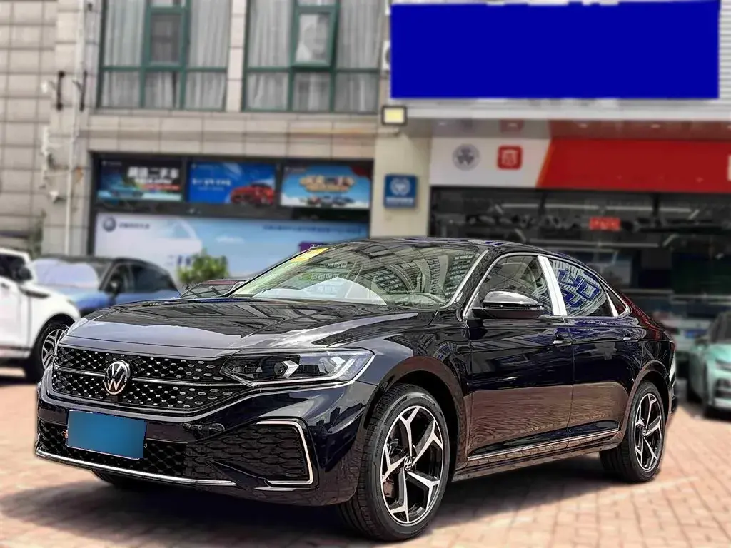 2024 Volkswagen Passat 2.0T 186HP L4 7DCT