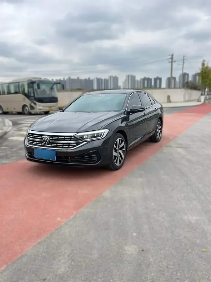 2024 Volkswagen Sagitar 1.5T 160HP L4 7DCT