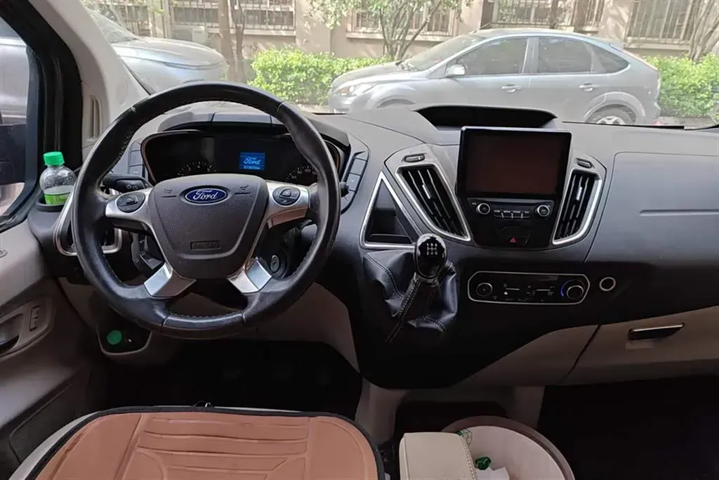 2016 Ford Tourneo 2.0T 203HP L4 5MT,autocango,china used car exporter,china ev exporter,chinese used car exporter,chinese used ev exporter
