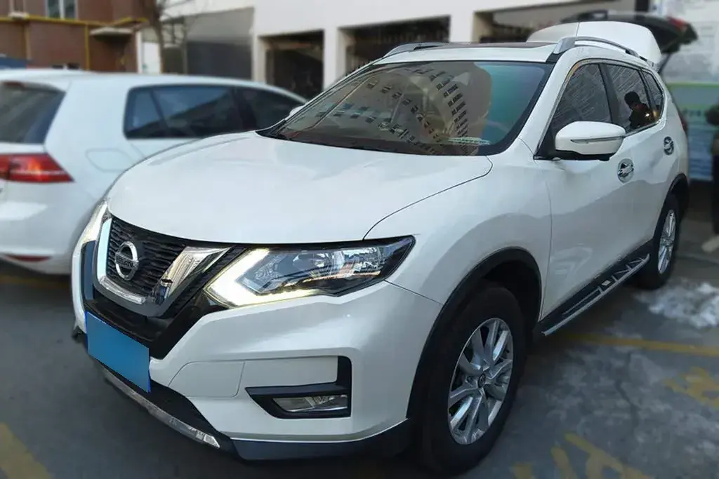 2017 Nissan X-Trail 2.0L 150HP L4 CVT