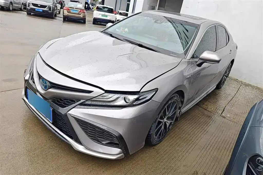 2021 Toyota Camry 2.5L 178HP L4 E-CVT Hybrid